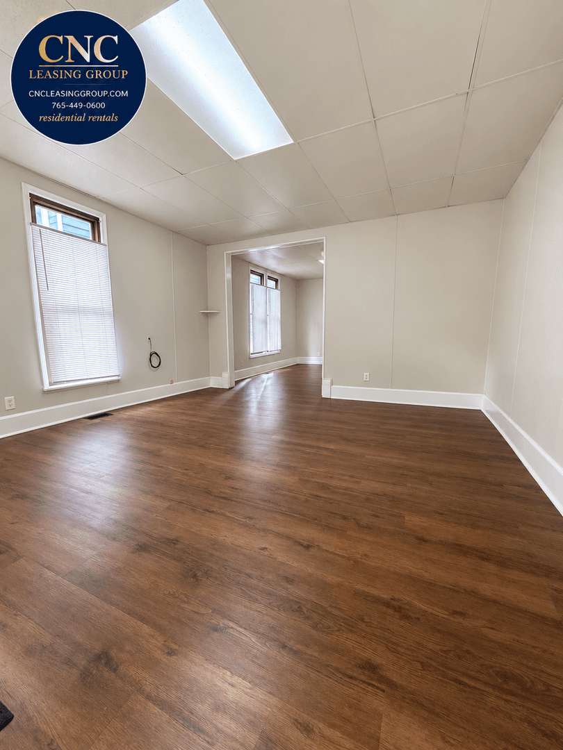 Lafayette Apartment: 611-613 Oregon Street