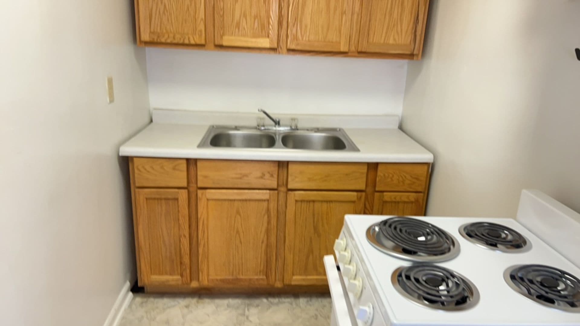 Lafayette Apartment: 1222 Columbia Street