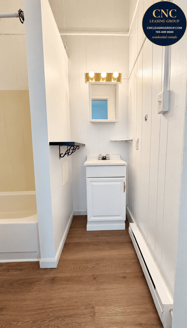 Lafayette Apartment: 1214 Columbia Street