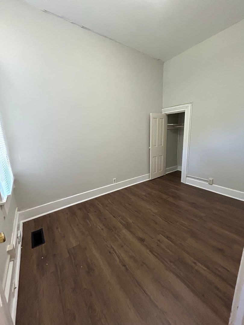 Lafayette Apartment: 635-639 Oregon Street