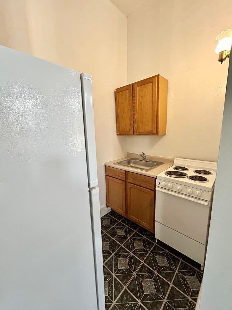 Lafayette Apartment: 911 N 9th Street