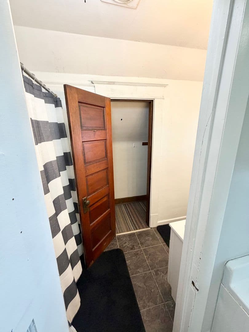 Lafayette Apartment: 308 N 11th Street