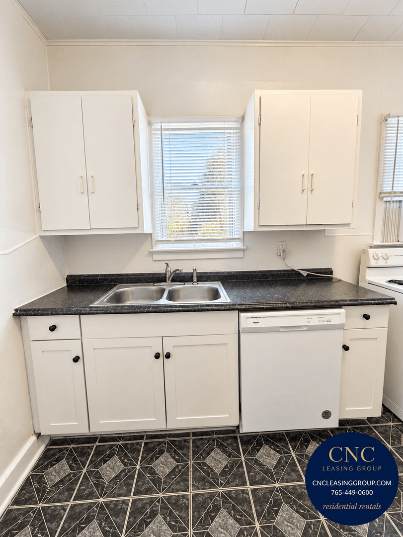 Lafayette Apartment: 216-218 Tinkler