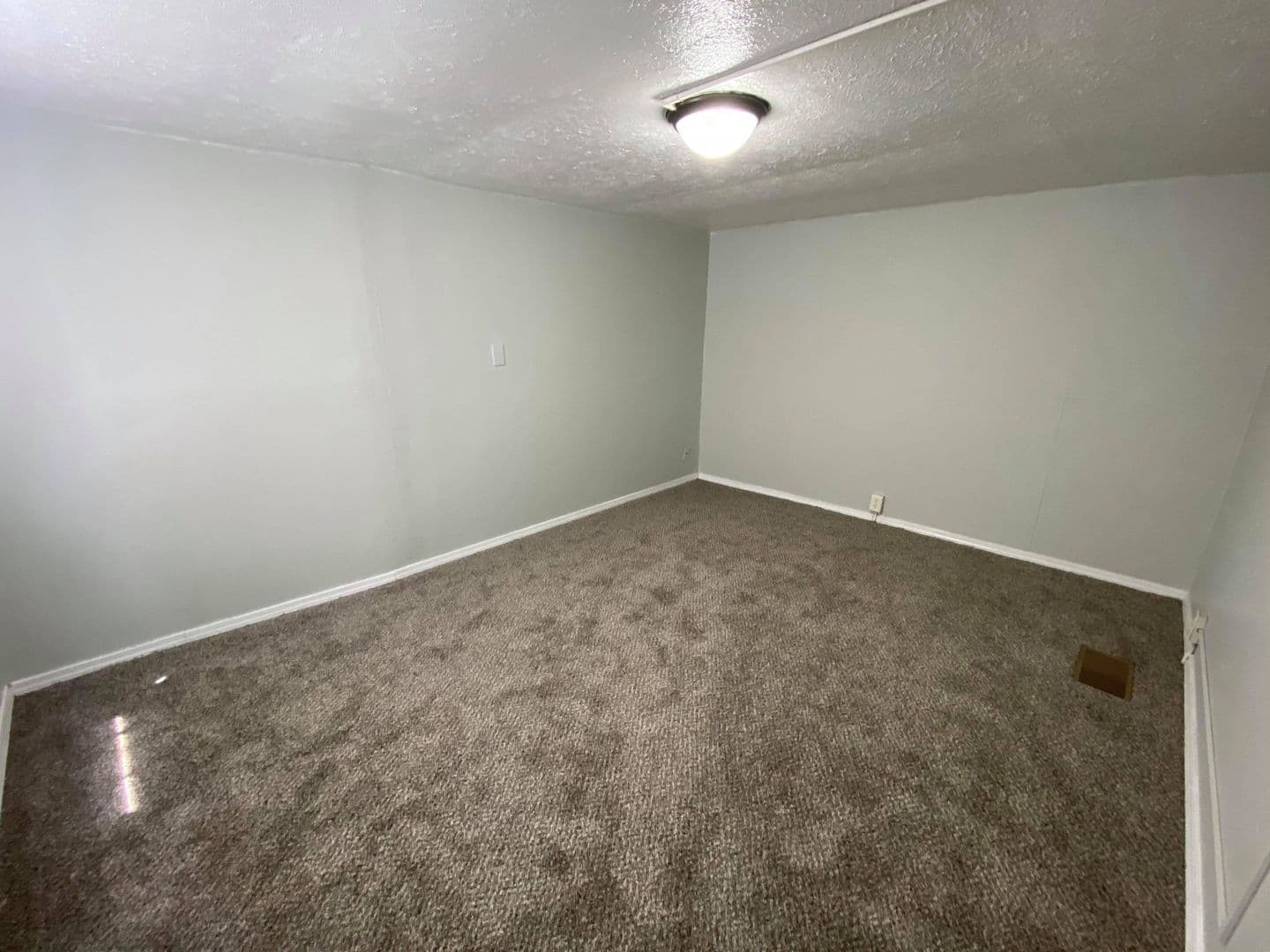Lafayette Apartment: 912 N 10th Street