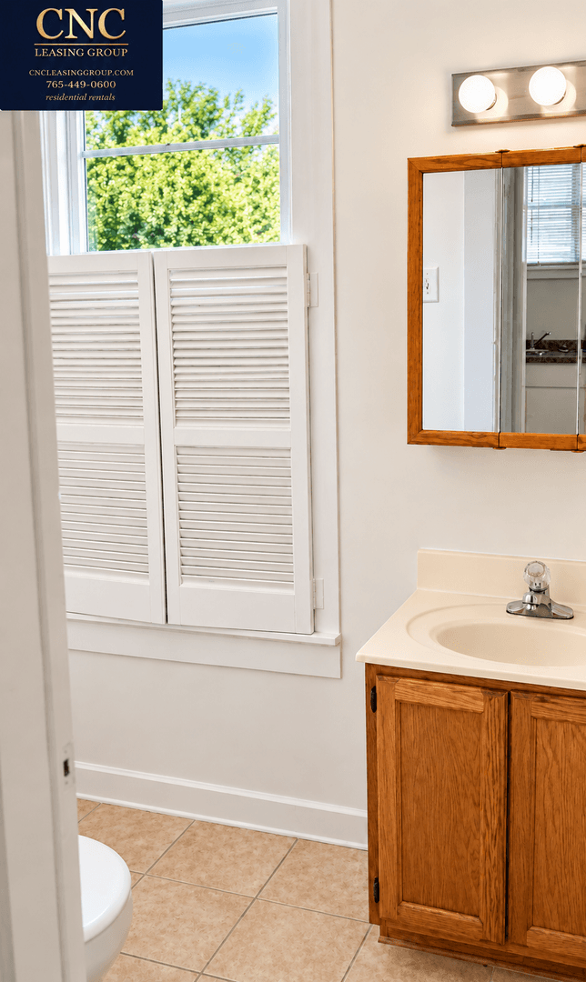 Lafayette House: 1029 N 6th Street