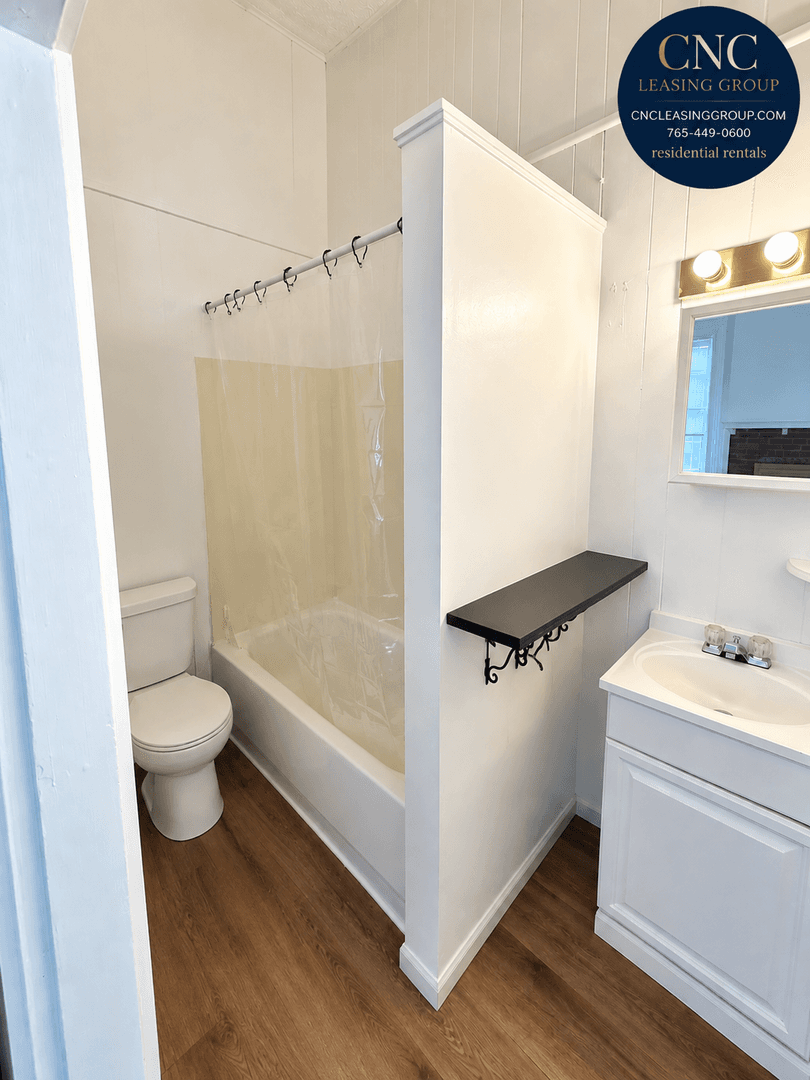 Lafayette Apartment: 1214 Columbia Street
