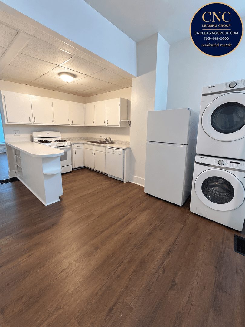Lafayette Apartment: 635-639 Oregon Street