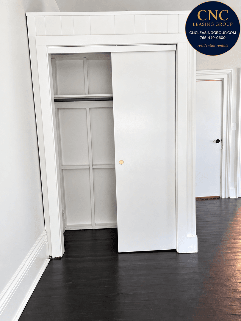 Lafayette Apartment: 1214 Columbia Street