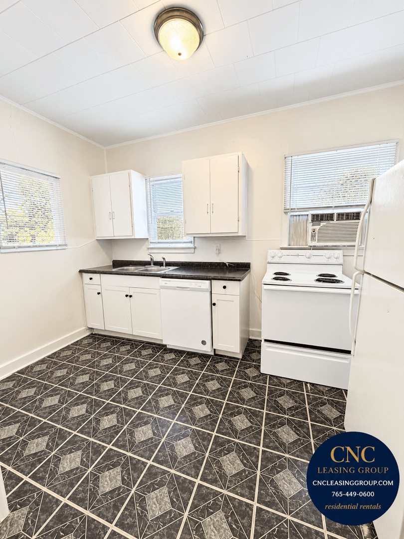 Lafayette Apartment: 216-218 Tinkler