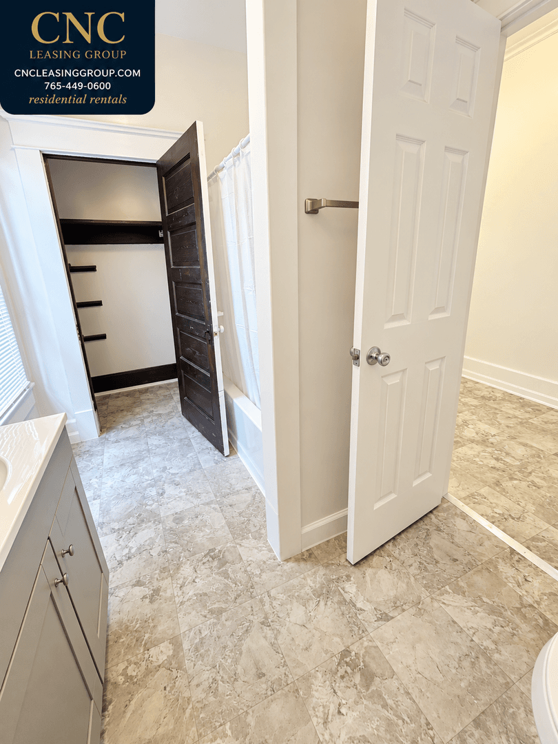 Lafayette Apartment: 1018 Brown Street