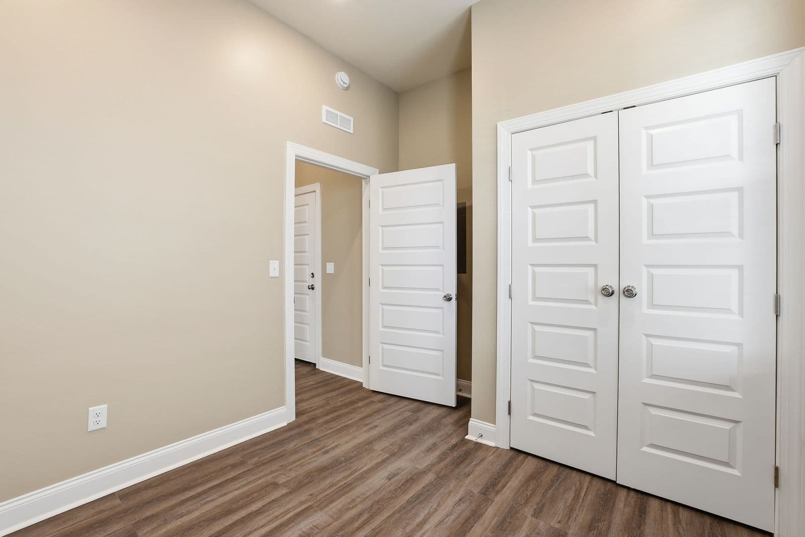 Chattanooga Apartment: 2003 Bailey Ave