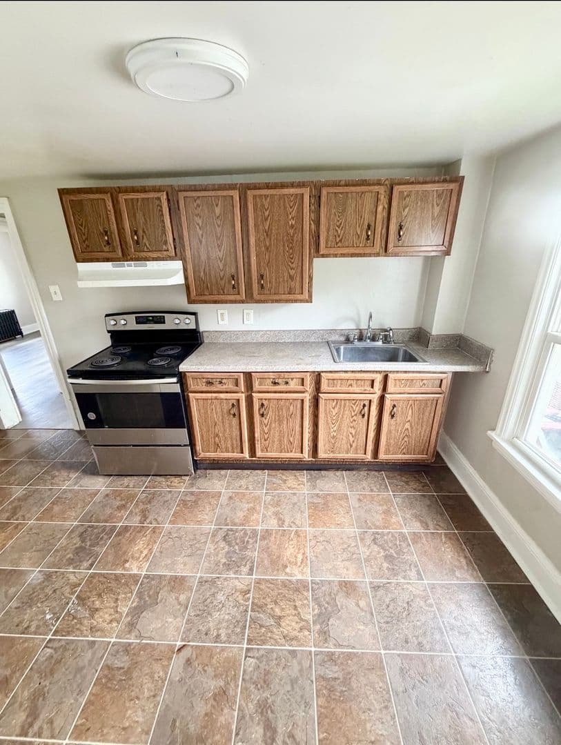 North Wales Apartment: 127 S 6th St