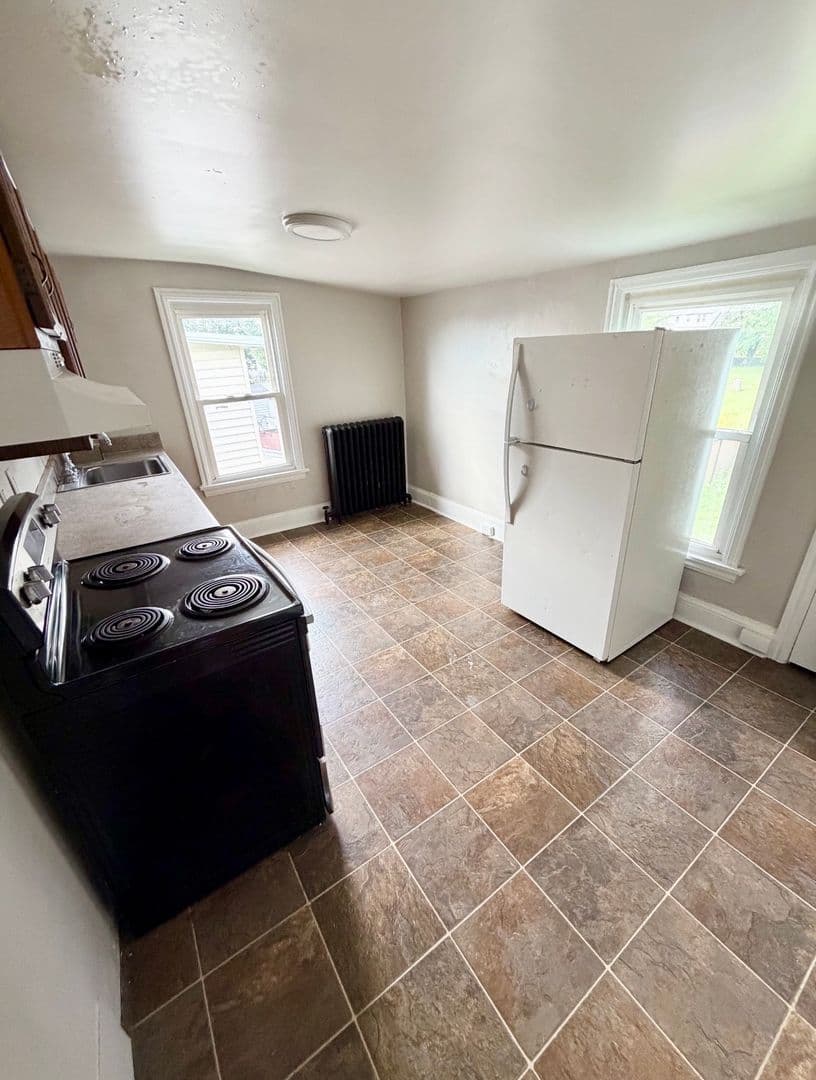North Wales Apartment: 127 S 6th St