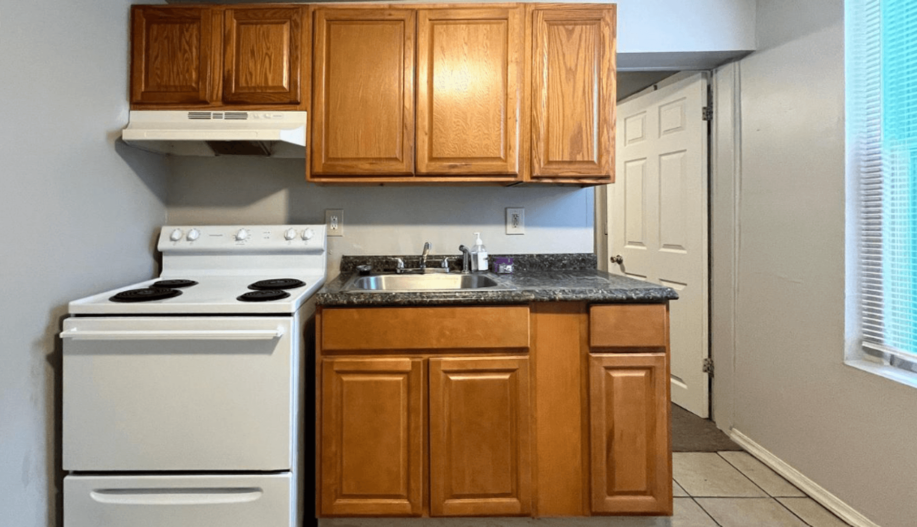 Norristown Apartment: 408 W Airy St