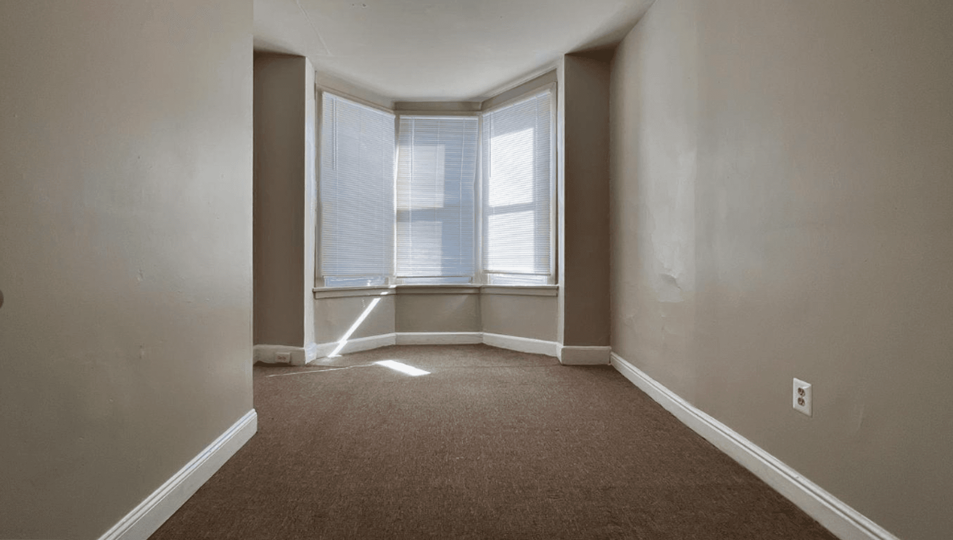 Norristown Apartment: 408 W Airy St