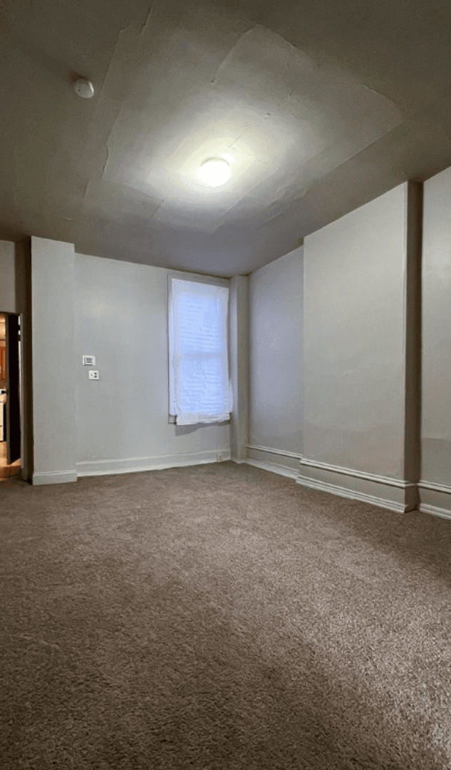 Norristown Apartment: 408 W Airy St