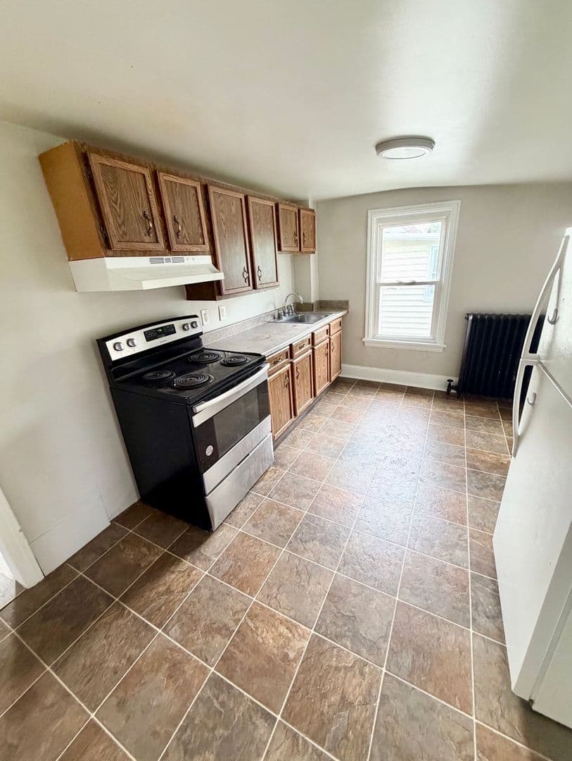 North Wales Apartment: 127 S 6th St
