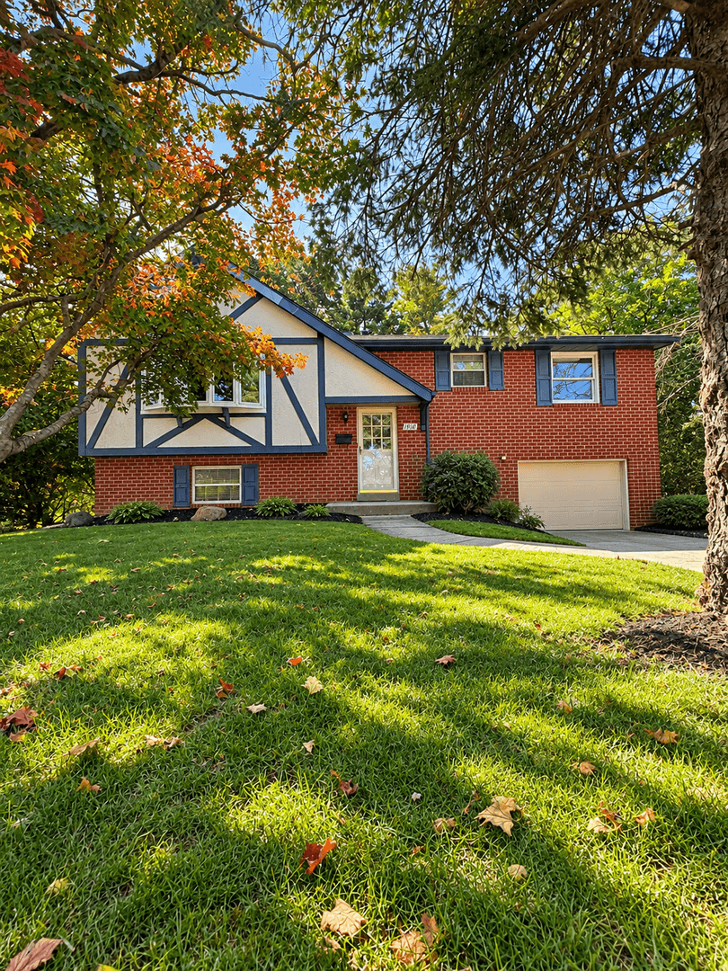 Warrington House: 1918 Carriage Way