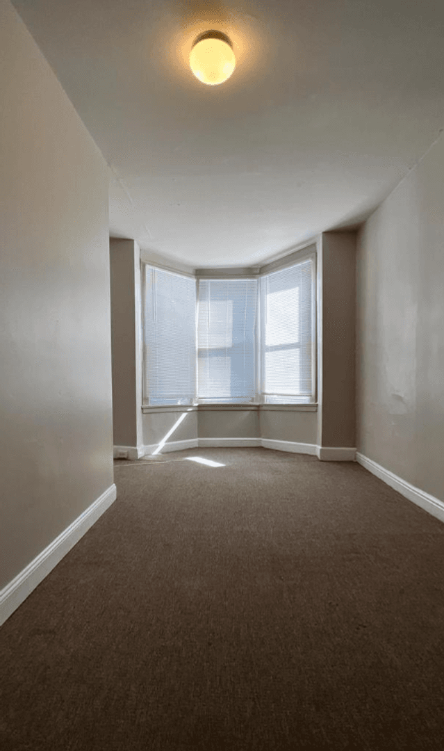 Norristown Apartment: 408 W Airy St
