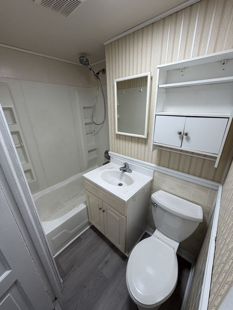 Collegeville Apartment: 635 Church Rd