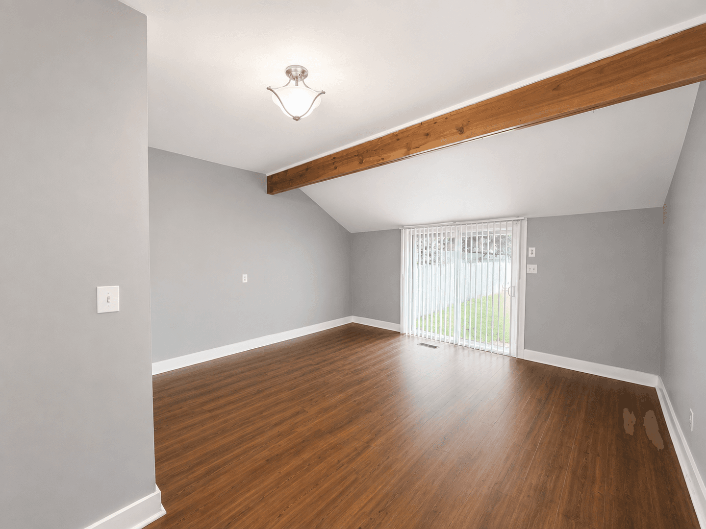Norristown Apartment: 112 Haws Ave