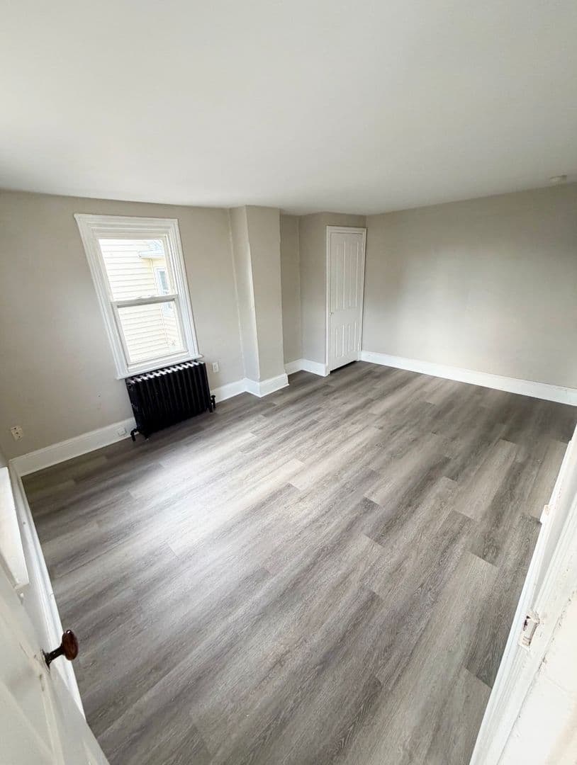 North Wales Apartment: 127 S 6th St
