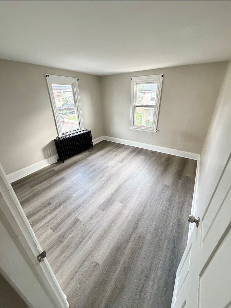 North Wales Apartment: 127 S 6th St