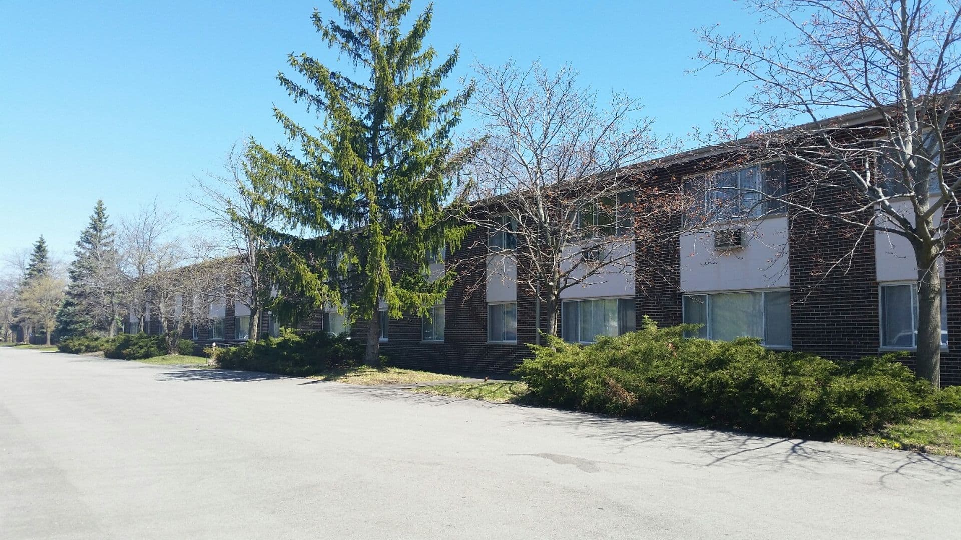 Mount Pleasant Apartment: 5000 Graceland Blvd.