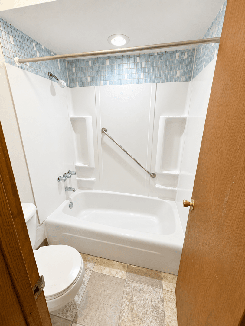 Milwaukee Apartment: 3963 S 76th St Unit 3