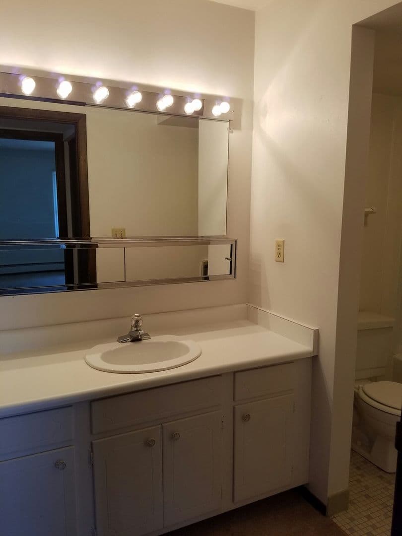 Greenfield Apartment: 6510 W. English Meadows Dr.