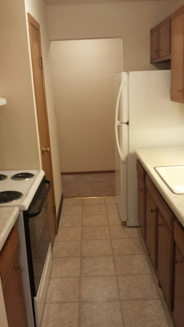Green Bay Apartment: 221 Huth St.