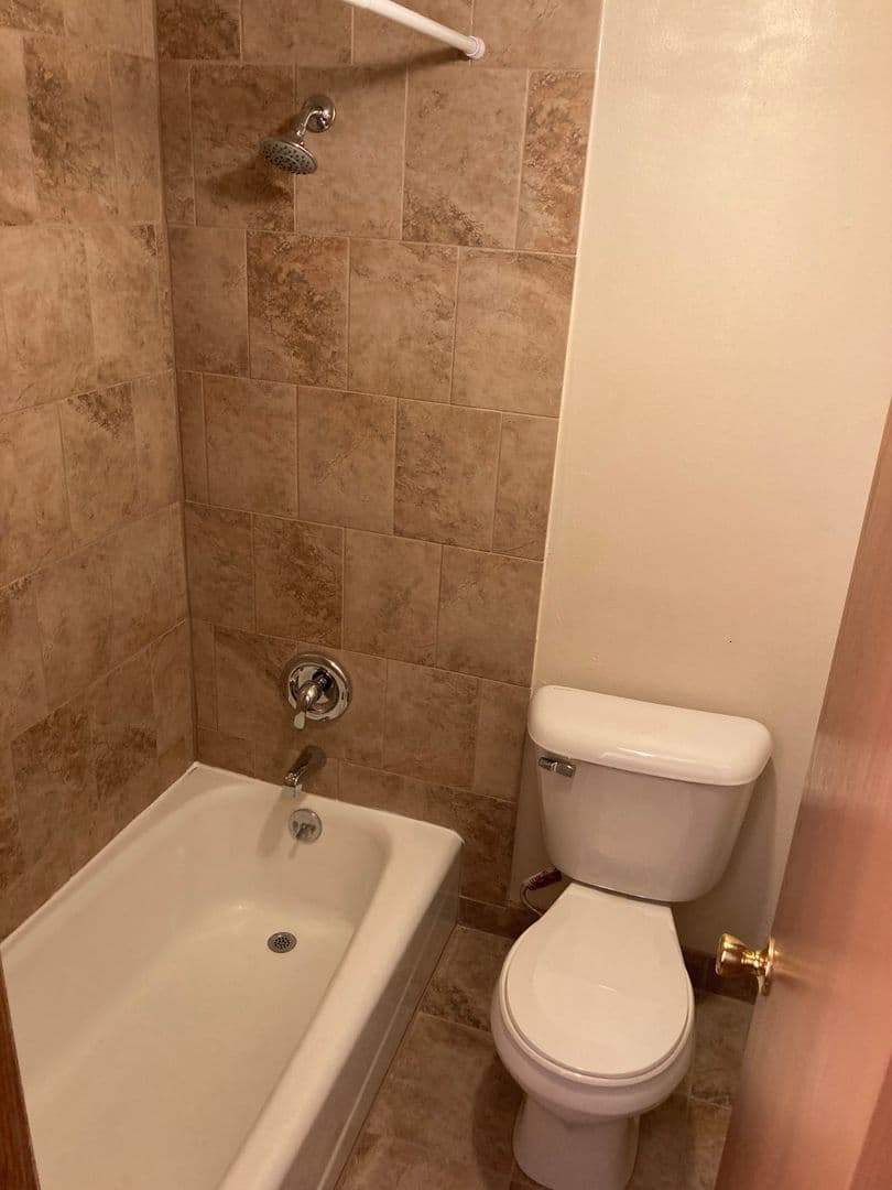 Oak Creek Apartment: 7926 S. Wildwood Drive #1