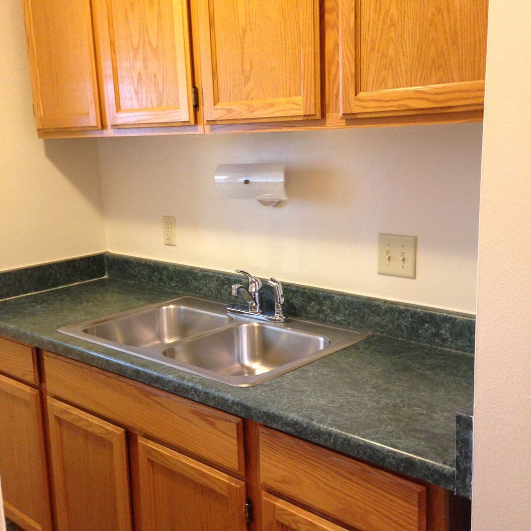 Oak Creek Apartment: 7926 S. Wildwood Drive #1