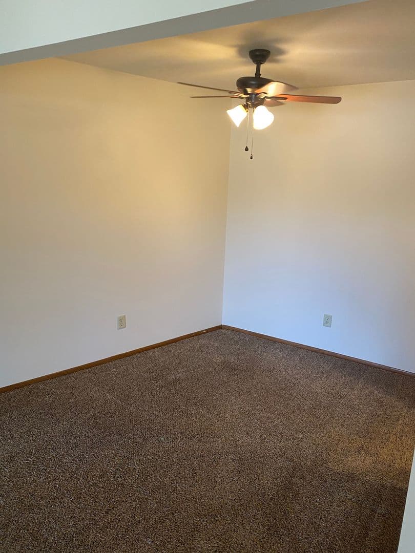 Oak Creek Apartment: 7926 S. Wildwood Drive #1
