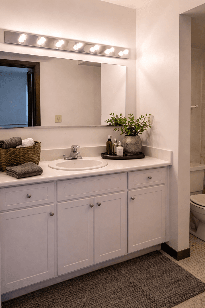Greenfield Apartment: 6510 W. English Meadows Dr.