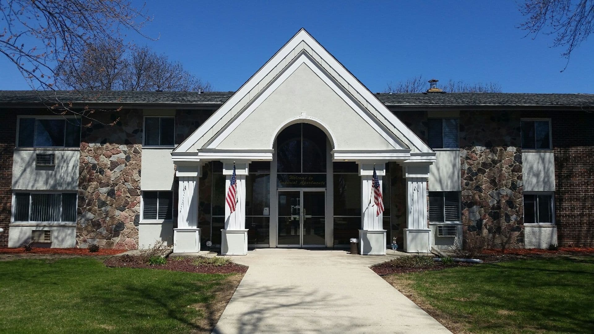 Mount Pleasant Apartment: 5000 Graceland Blvd.