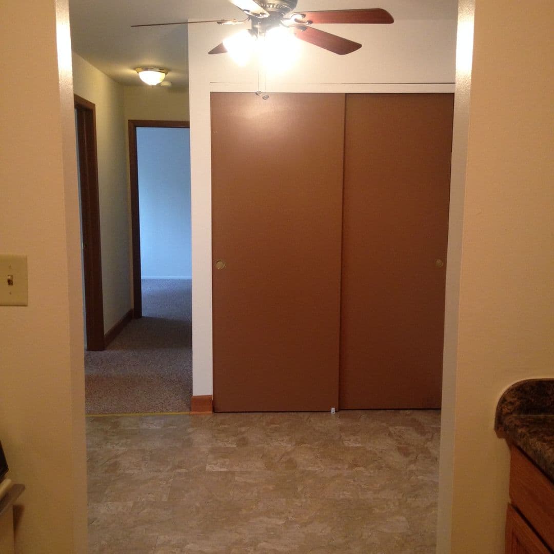 Oak Creek Apartment: 7926 S. Wildwood Drive #1