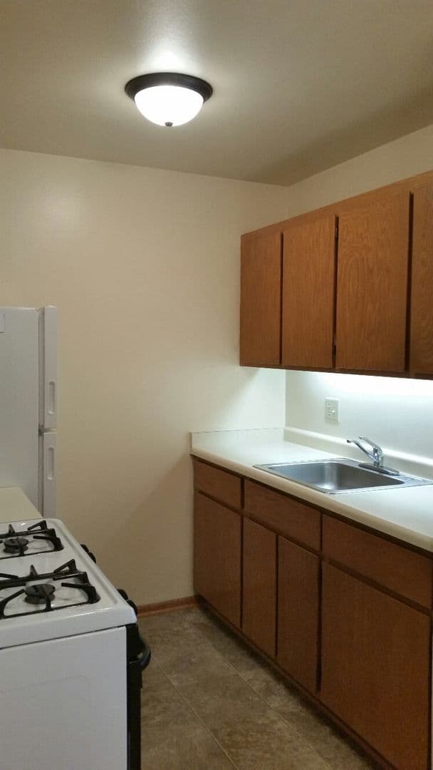 Mount Pleasant Apartment: 5000 Graceland Blvd.