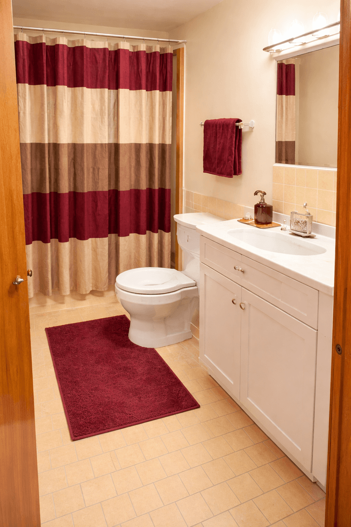 Oak Creek Apartment: 8828 S. Oak Park Drive