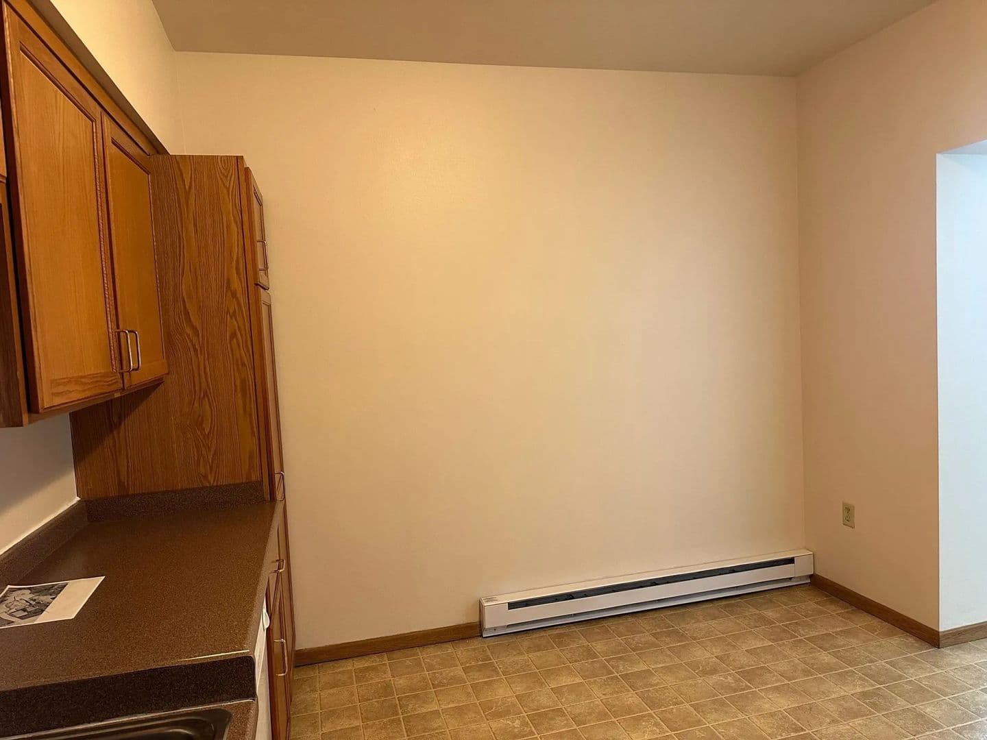 Racine Apartment: 1403 W. 6th St.