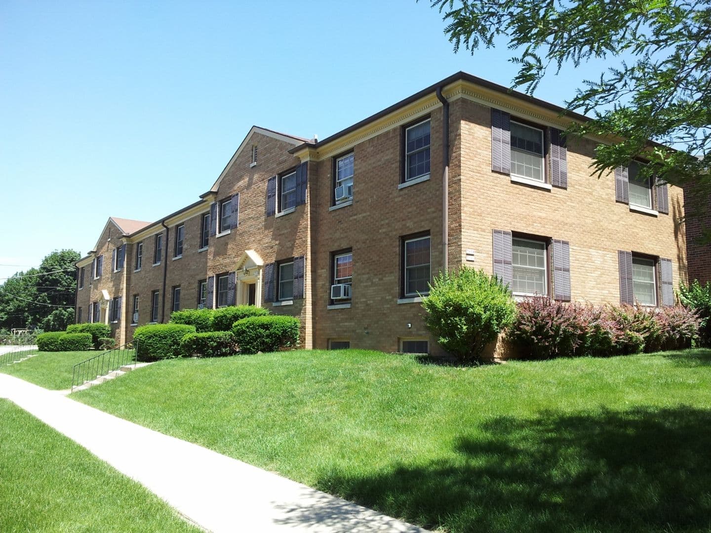 Wauwatosa Apartment: 7734-7928 W. North Ave