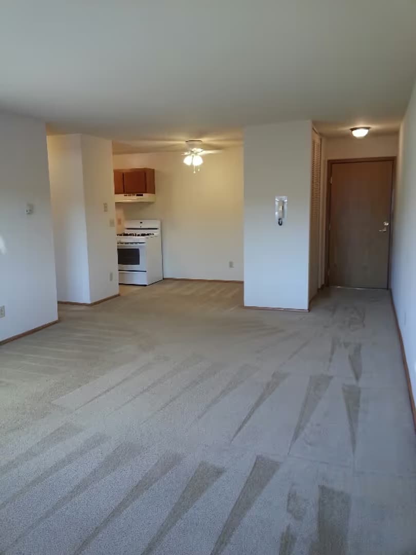 Mount Pleasant Apartment: 5000 Graceland Blvd.