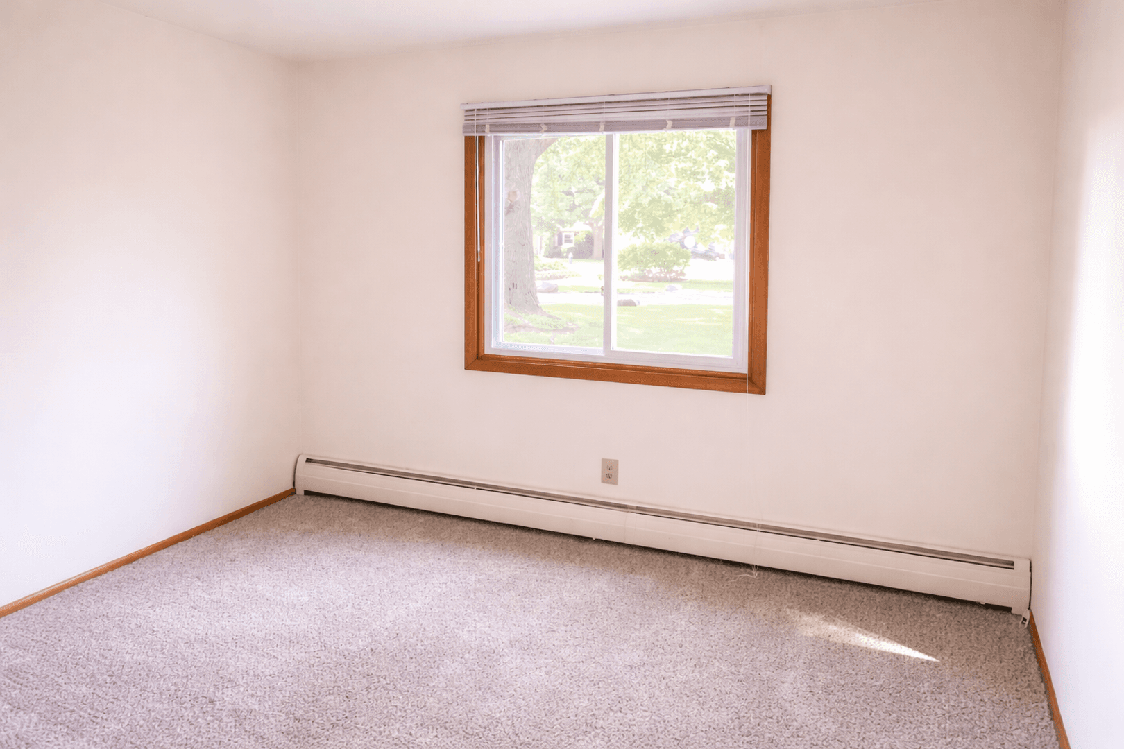 Mount Pleasant Apartment: 5000 Graceland Blvd.