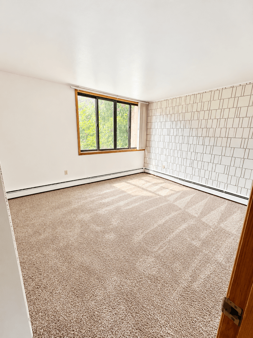 Milwaukee Apartment: 3963 S 76th St Unit 3