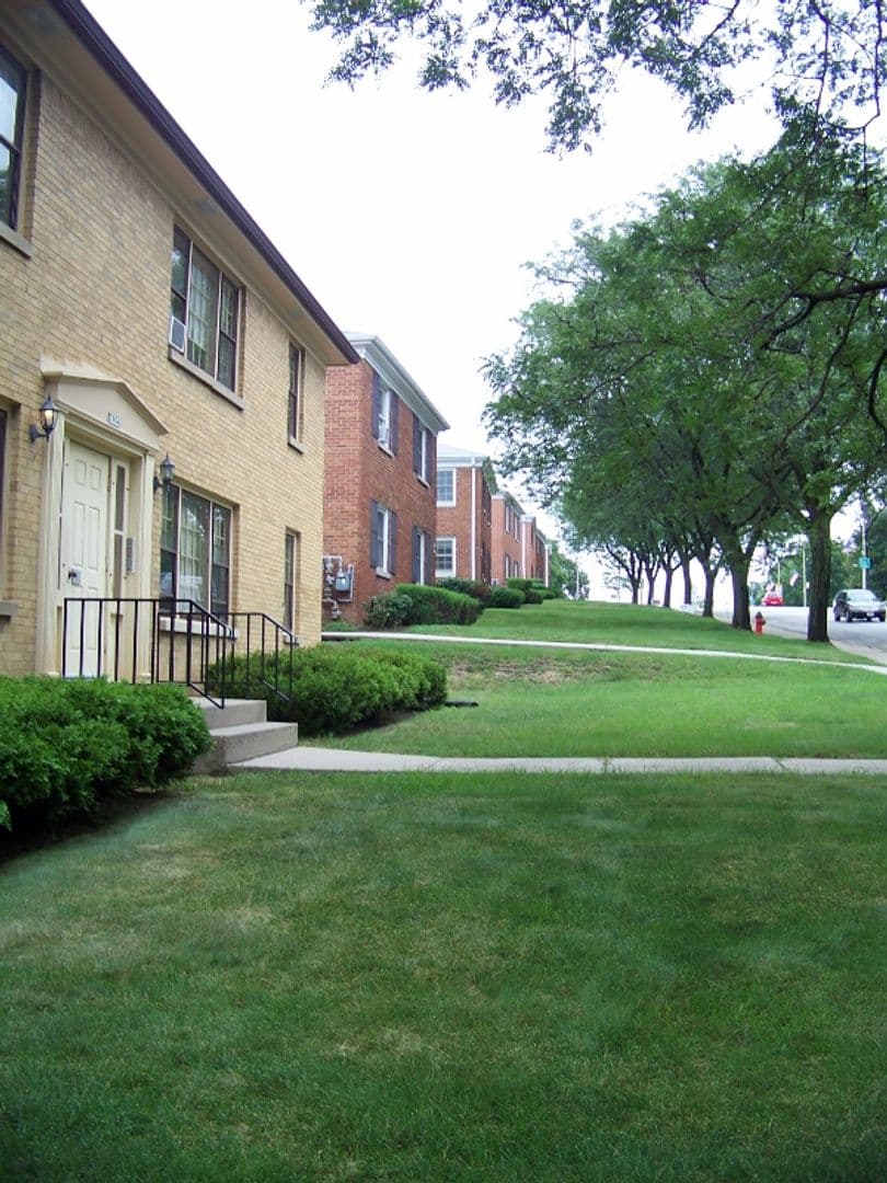 Wauwatosa Apartment: 7734-7928 W. North Ave