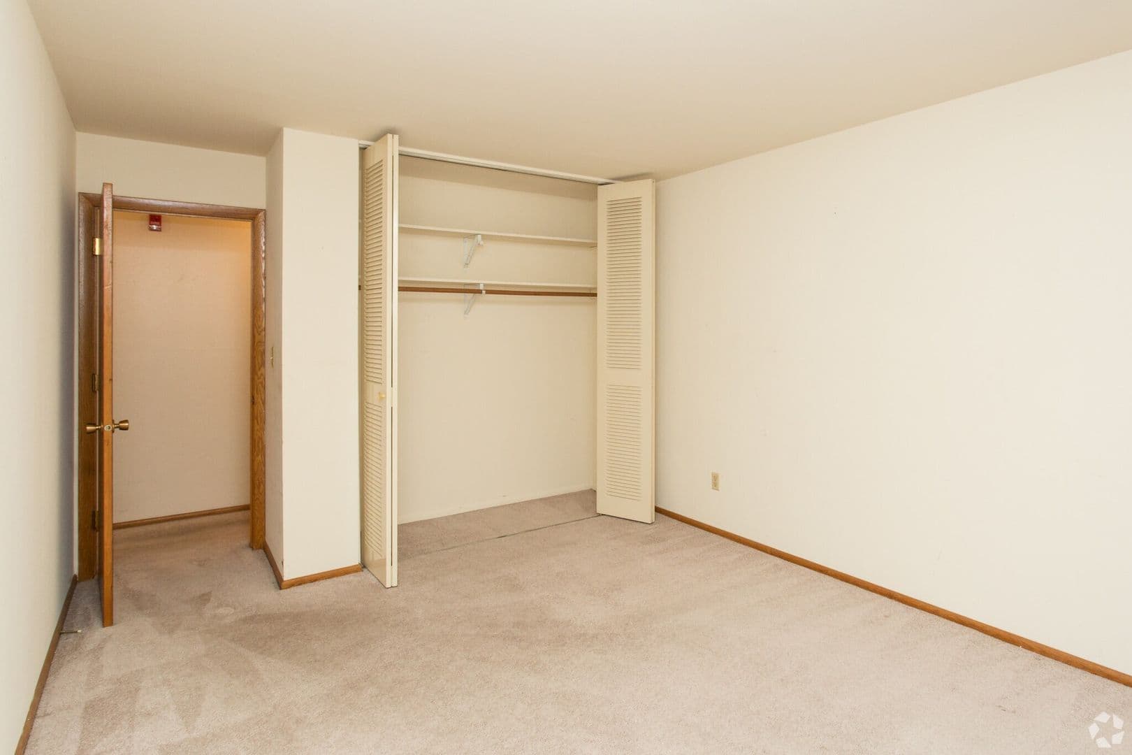 Mount Pleasant Apartment: 5000 Graceland Blvd.