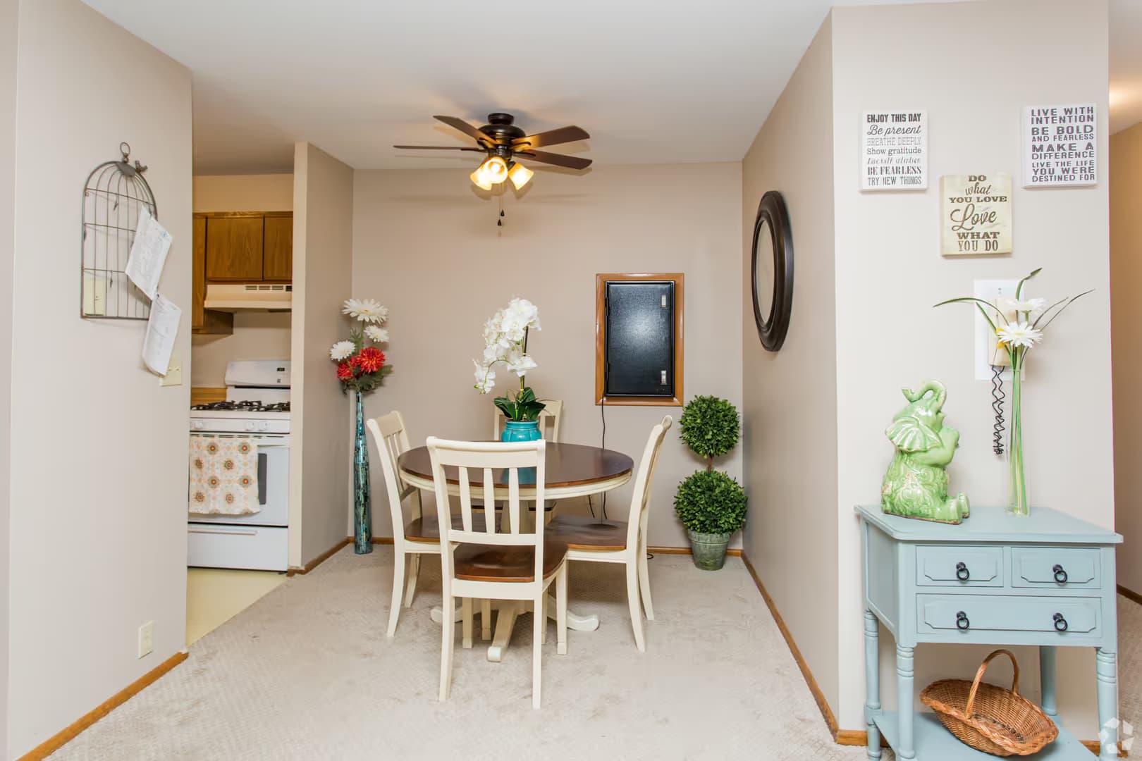 Mount Pleasant Apartment: 5000 Graceland Blvd.