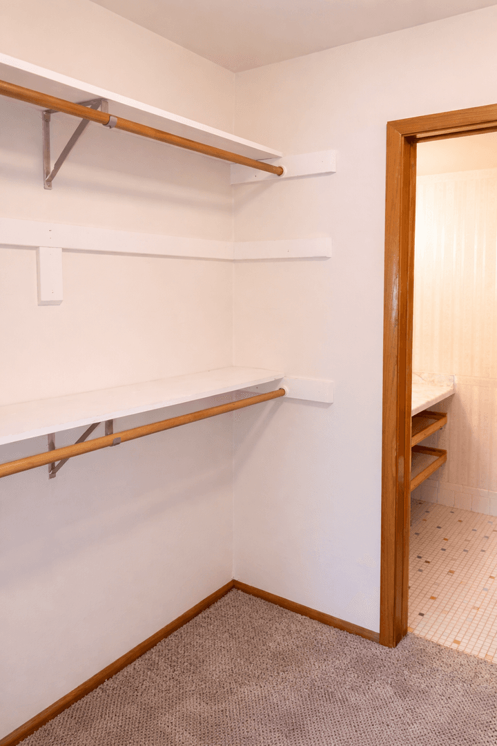 Mount Pleasant Apartment: 5000 Graceland Blvd.
