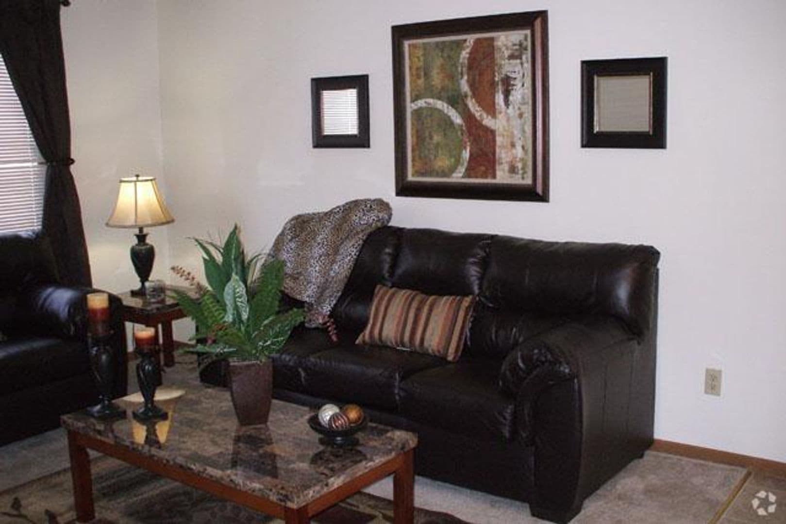Green Bay Apartment: 2021 Deckner Ave.