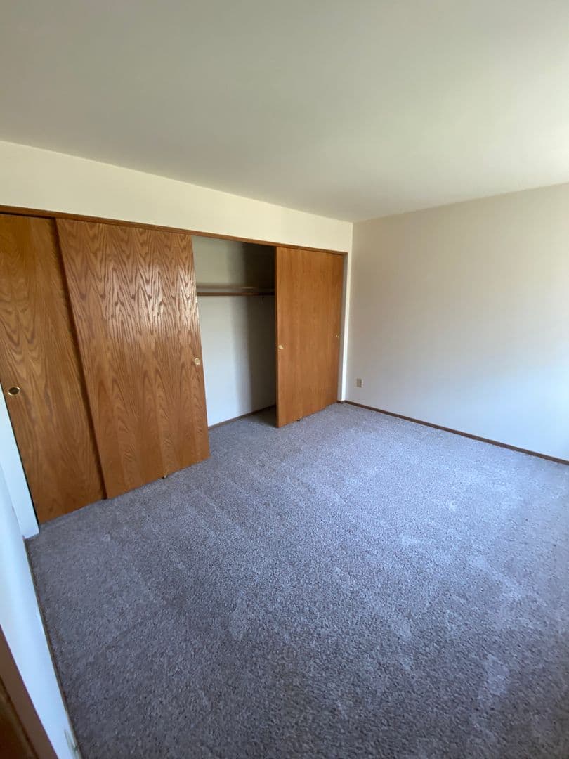 Oak Creek Apartment: 7926 S. Wildwood Drive #1